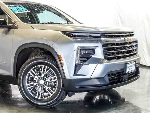 Certified 2024 Chevrolet Traverse LT AWD/4WD image 3