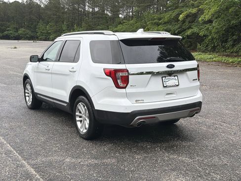 Used 2016 Ford Explorer XLT w/ Equipment Group 202A FWD image 7