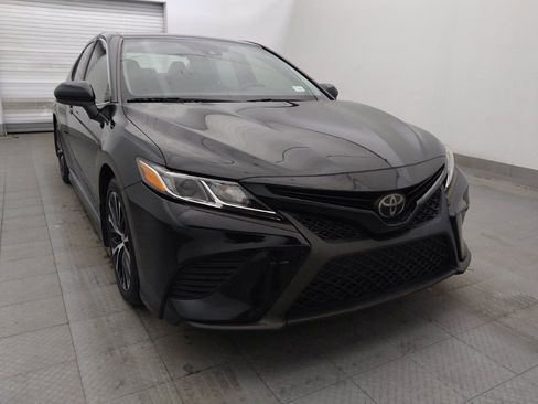 Used 2020 Toyota Camry SE FWD image 13