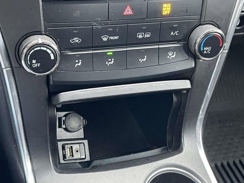 Used 2017 Toyota Camry SE image 35