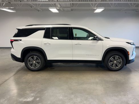 New 2025 Chevrolet Traverse LT image 7