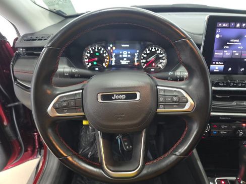 Used 2022 Jeep Compass Trailhawk w/ Trailhawk Convenience Group AWD/4WD image 5