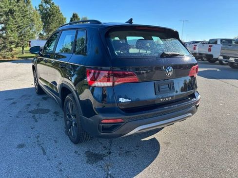Used 2022 Volkswagen Taos S image 3