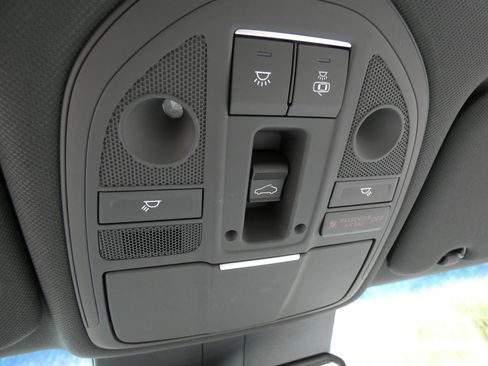 Used 2023 Genesis G70 2.0T w/ Sport Prestige Package image 65