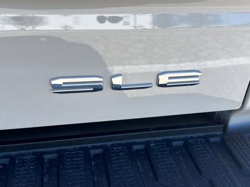 New 2026 GMC Sierra 1500 SLE w/ Preferred Package image 6