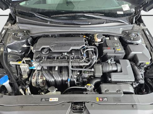 New 2026 Hyundai Elantra Limited FWD image 13