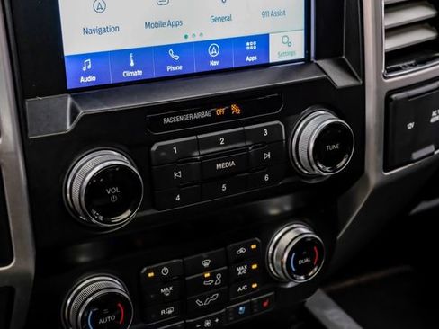 Used 2020 Ford F150 Platinum w/ Equipment Group 701A Luxury AWD/4WD image 32