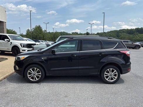 Used 2018 Ford Escape SE w/ SE Sync 3 Package AWD/4WD image 7