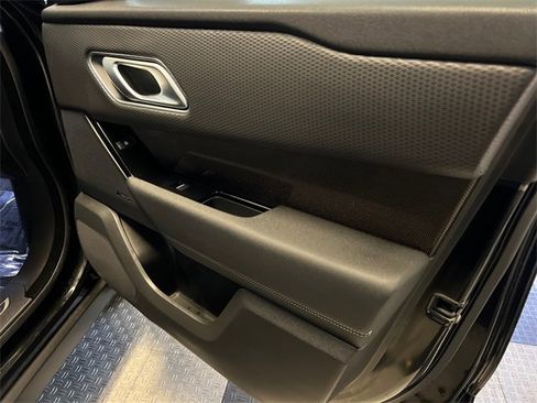 Used 2023 Land Rover Range Rover Velar R-Dynamic S image 12