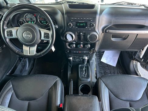 Used 2018 Jeep Wrangler Sport AWD/4WD image 12