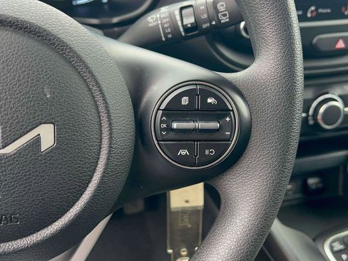 Used 2025 Kia Soul LX FWD image 20