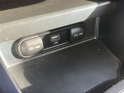 Used 2023 Kia Soul LX w/ LX Technology Package image 21