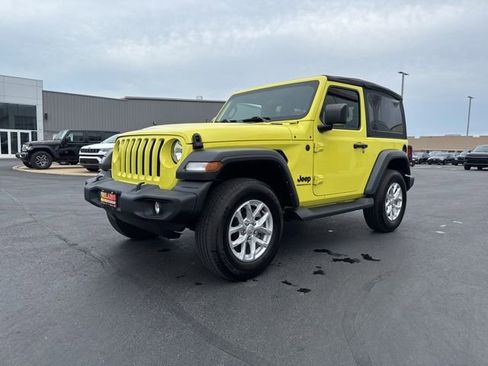 Used 2023 Jeep Wrangler Sport AWD/4WD image 3