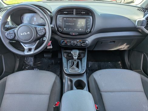 Used 2023 Kia Soul LX FWD image 15