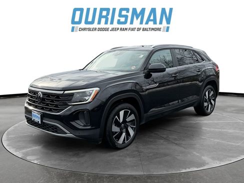 Used 2023 Volkswagen Atlas SE w/ Black Wheel Package image 2