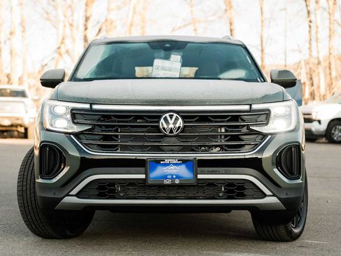 New 2026 Volkswagen Atlas Cross Sport SE image 14