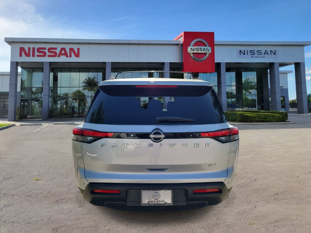 Certified 2023 Nissan Pathfinder SV FWD image 3