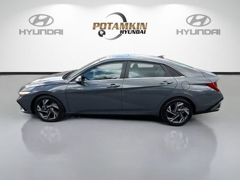 Certified 2025 Hyundai Elantra SEL image 8
