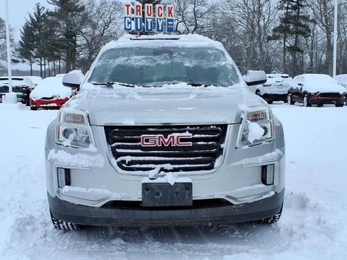 Used 2017 GMC Terrain SLE w/ Convenience Package image 2