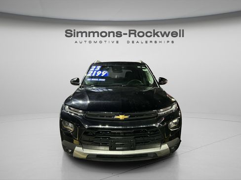 Used 2023 Chevrolet TrailBlazer LT w/ Convenience Package image 2