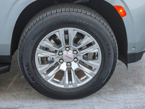 Used 2024 GMC Yukon Denali w/ Advanced Technology Package image 11