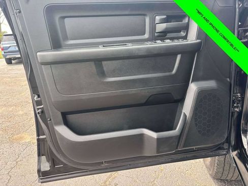 Used 2024 RAM 2500 Tradesman w/ Chrome Appearance Group AWD/4WD image 9