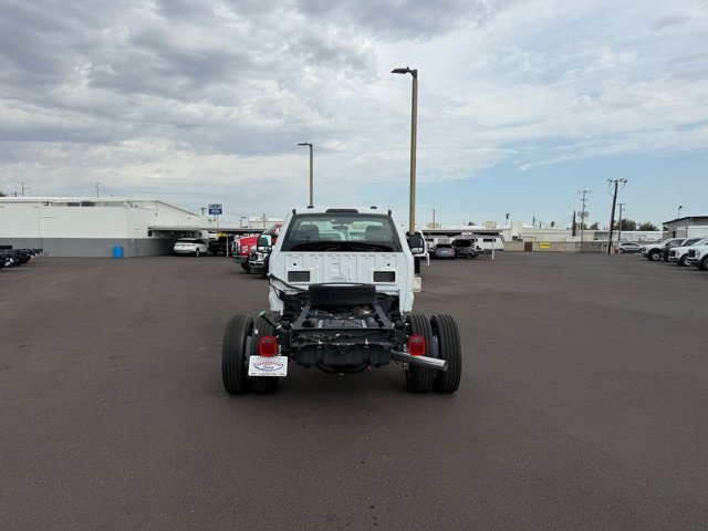 Used 2025 Ford F550 4x4 Regular Cab Super Duty image 2