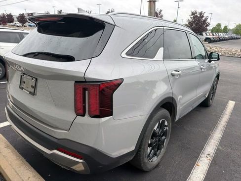 Certified 2024 Kia Sorento S w/ Panoramic Sunroof Package FWD image 10