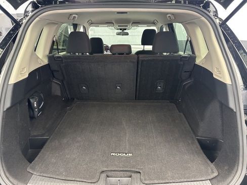 Used 2024 Nissan Rogue S image 18