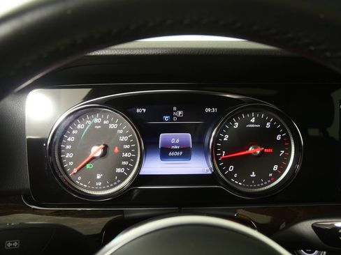 Used 2019 Mercedes-Benz E 300 image 20