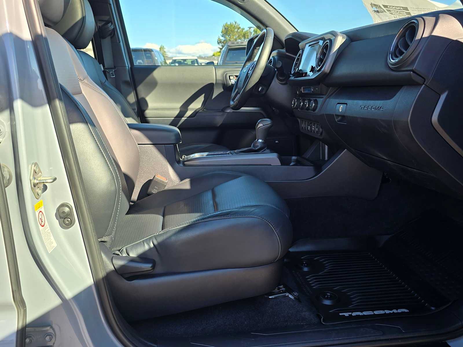 Certified 2019 Toyota Tacoma TRD Sport AWD/4WD image 12
