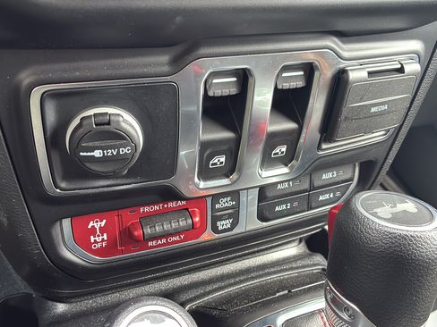 Used 2022 Jeep Wrangler Rubicon w/ Cold Weather Group AWD/4WD image 34