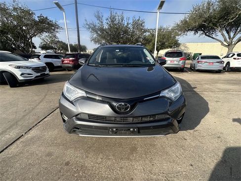 Used 2018 Toyota RAV4 XLE image 2