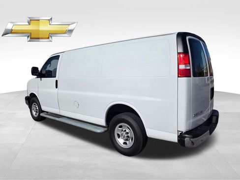 Used 2024 Chevrolet Express 2500 w/ Driver Convenience Package image 5