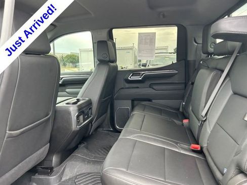 Used 2024 Chevrolet Silverado 1500 LTZ AWD/4WD image 28