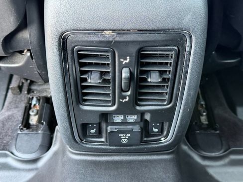 Used 2017 Jeep Grand Cherokee Limited w/ Luxury Group II AWD/4WD image 18