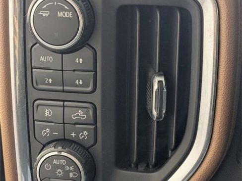 Used 2023 Chevrolet Silverado 3500 High Country image 15