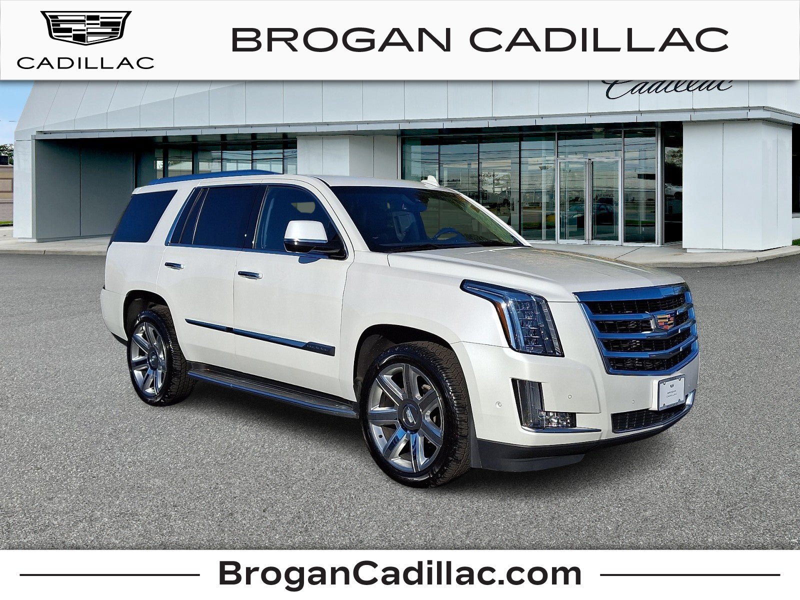 Used 2020 Cadillac Escalade Luxury AWD/4WD image 1