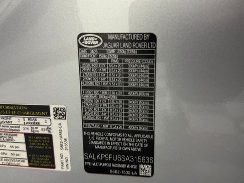 Certified 2025 Land Rover Range Rover SE AWD/4WD image 24