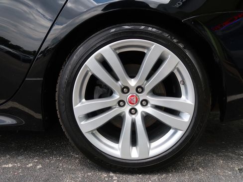 Used 2017 Jaguar XJ R-Sport image 53