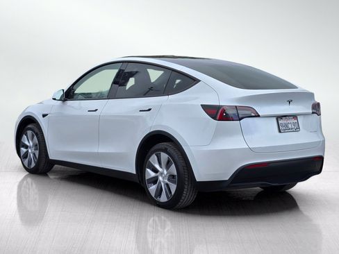 Used 2023 Tesla Model Y Long Range AWD/4WD image 6