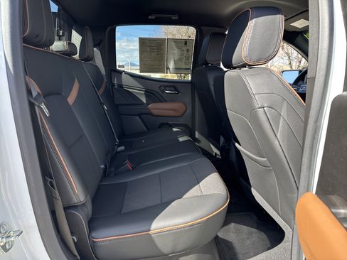 Used 2025 GMC Canyon AT4 w/ Nightfall Edition image 24