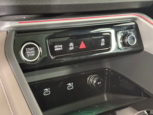 Certified 2025 Audi Q5 Premium w/ Convenience Package image 25