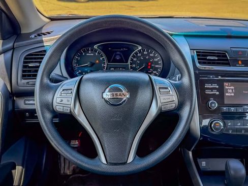 Used 2015 Nissan Altima 2.5 S w/ Special Edition Package FWD image 27