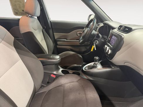 Used 2017 Kia Soul FWD image 16