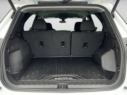 Used 2023 Chevrolet Equinox LT FWD image 9