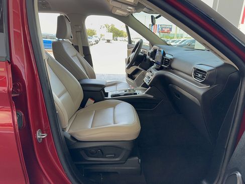 Certified 2023 Ford Explorer XLT w/ Equipment Group 202A RWD image 14