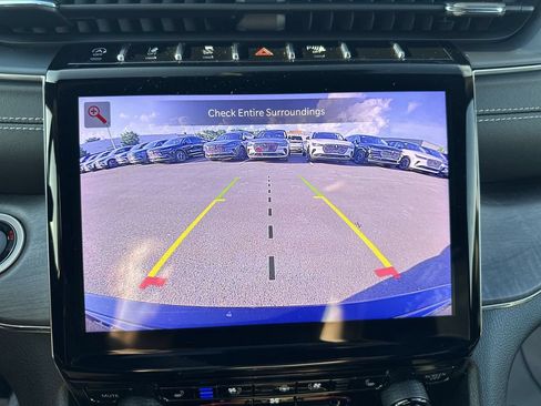 Used 2023 Jeep Grand Cherokee Overland w/ Luxury Tech Group IV AWD/4WD image 25