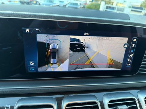 Used 2024 Mercedes-Benz GLS 450 4MATIC image 25