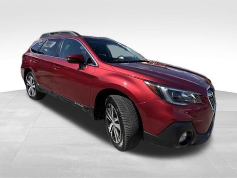 Used 2018 Subaru Outback 2.5i Limited w/ Popular Package #2 AWD/4WD image 1